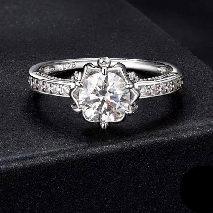 D Color VVS1 EX Moissanite Flower Ring 1ct Round Moissanite Diamond Solitaire Engagement 925 Sterling Silver Rings For Wo Mirror Quenn