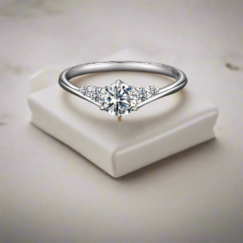 BAMOER 0.6CT Moissanite Ring 5-Stones Prongs Setting Band Ring D Color VVS1 Original for Women Wedding Jewelry with Certificate Mirror Quenn