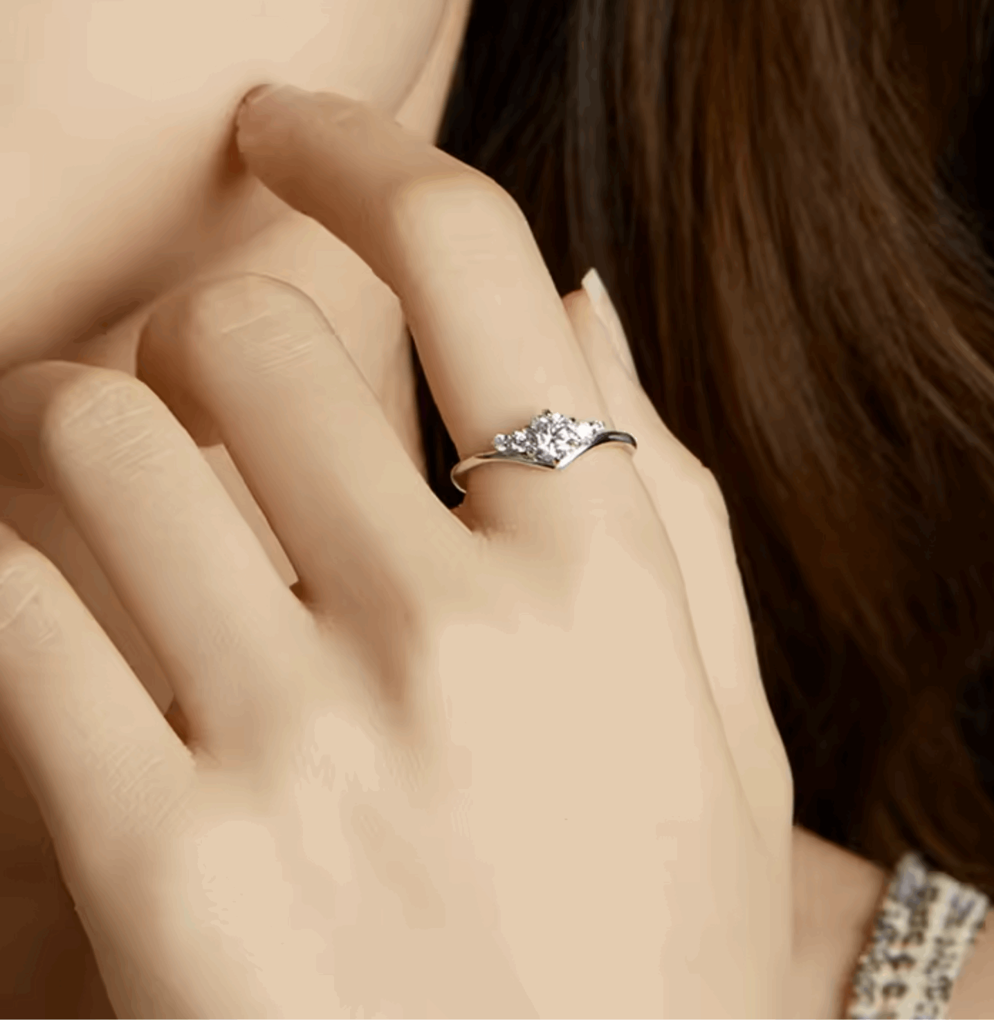 BAMOER 0.6CT Moissanite Ring 5-Stones Prongs Setting Band Ring D Color VVS1 Original for Women Wedding Jewelry with Certificate Mirror Quenn