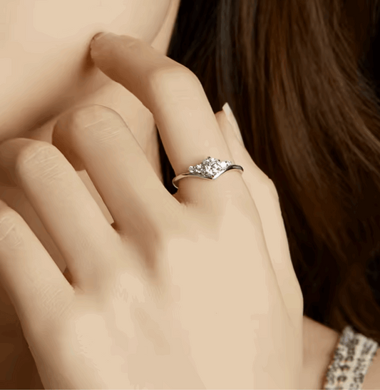 BAMOER 0.6CT Moissanite Ring 5-Stones Prongs Setting Band Ring D Color VVS1 Original for Women Wedding Jewelry with Certificate Mirror Quenn