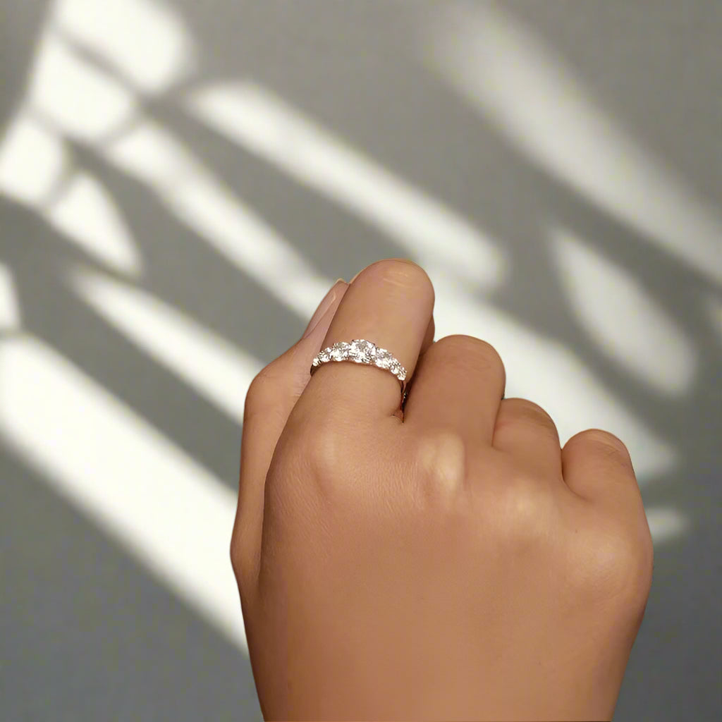 Bamoer D Color VVS1 EX Moissanite Ring Delicate Lab Diamond Ring 925 Sterling Silver for Women Engagement Wedding Jewelry Mirror Quenn