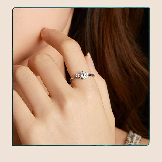 0.6CT Moissanite 5-Stone Wedding Band
