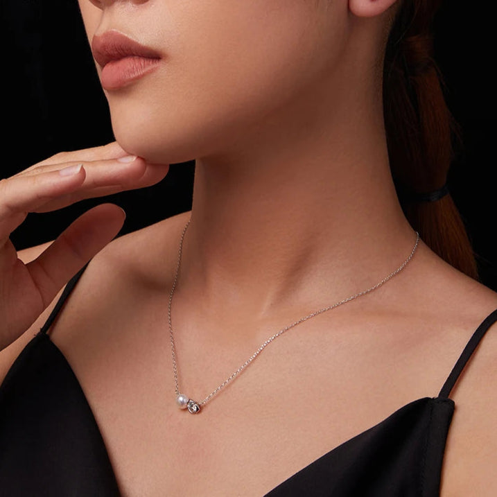BAMOER White Gold Plated Moissanite Rose Necklace for Women, 925 Sterling Silver Small Flower Necklace Christmas Gift MSN040 Mirror Quenn