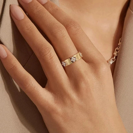 Moissanite Clover Ring 925 Sterling Silver Gold Plated Band