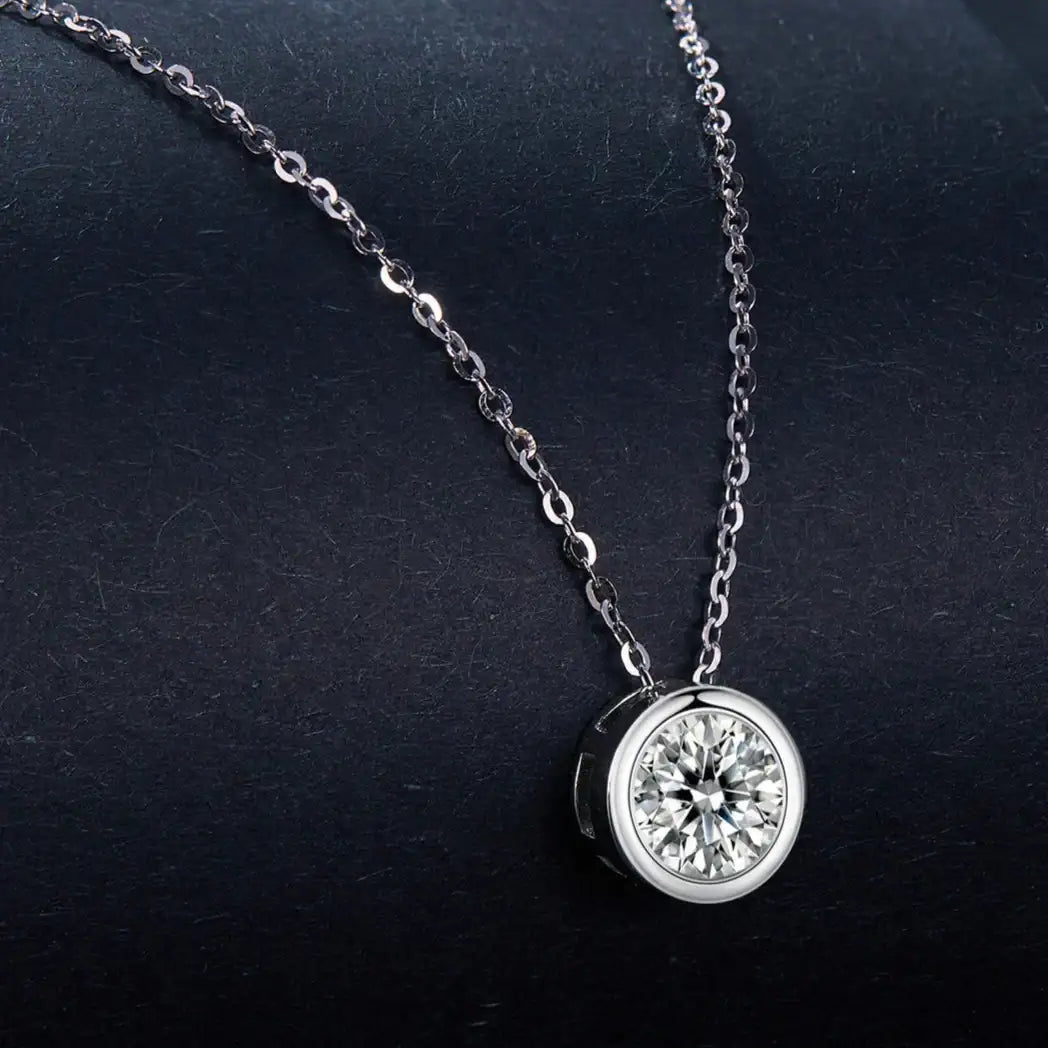   MirrorQuenn  1CT Moissanite Bezel Pendant Necklace in Silver 1.0CT-0.5CT-1.5CT (0.3 CT x 5) 