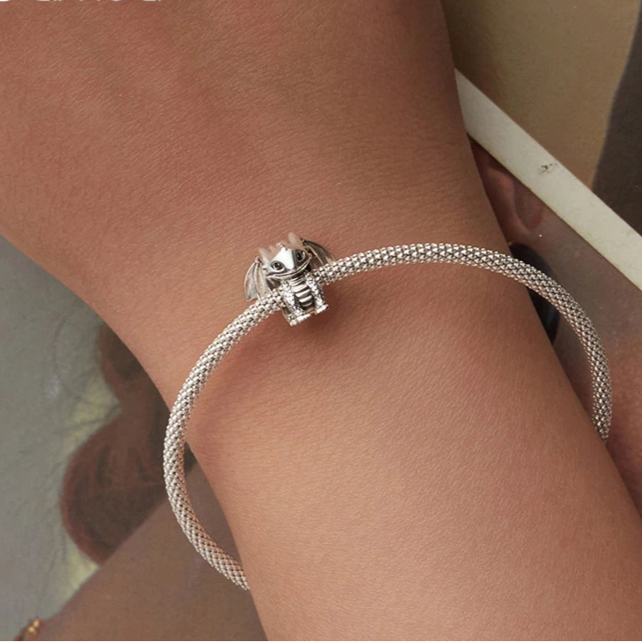   MirrorQuenn  Flying Dragon Charm SCC3090 