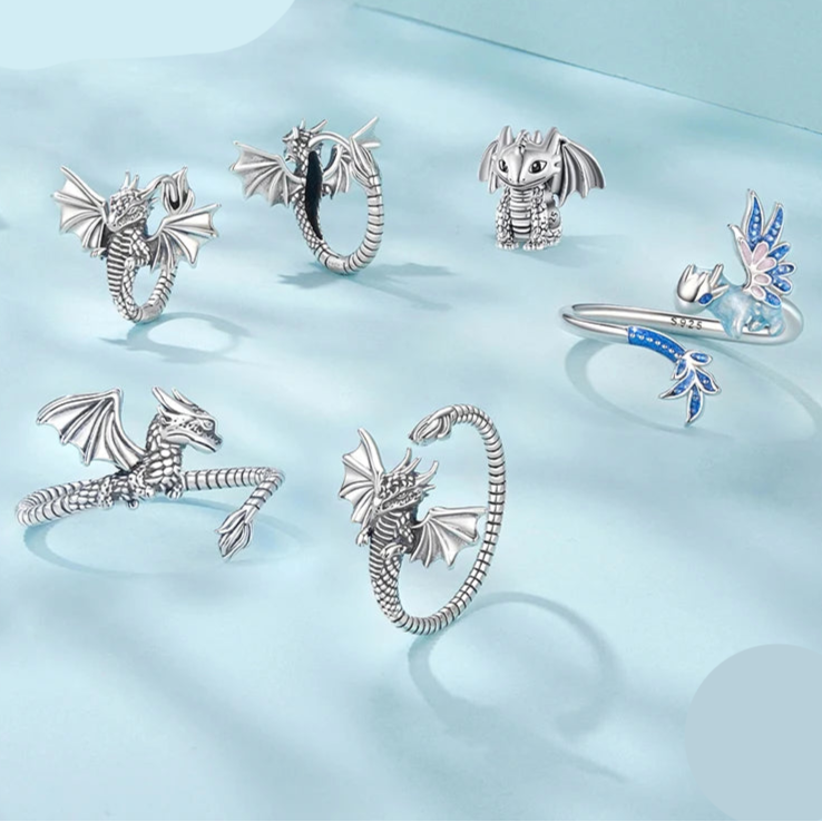   MirrorQuenn  Flying Dragon Charm SCC3090 